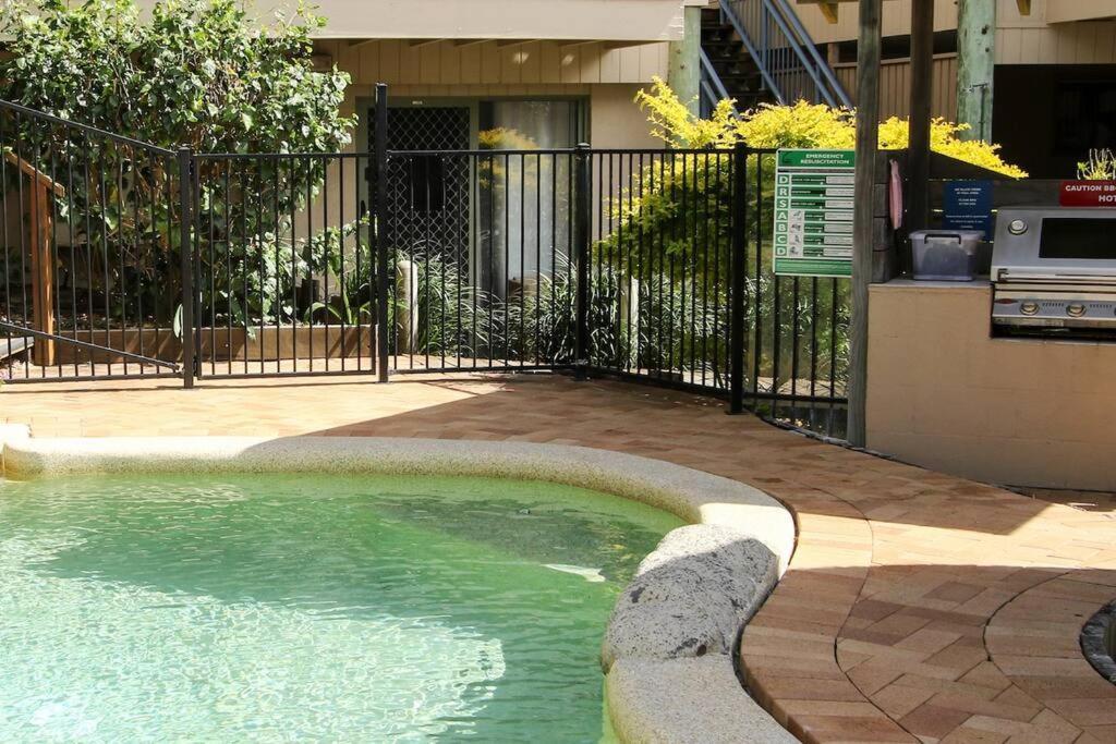 Gorgeous Studio + 100M To Beach + Pool Point Lookout Buitenkant foto
