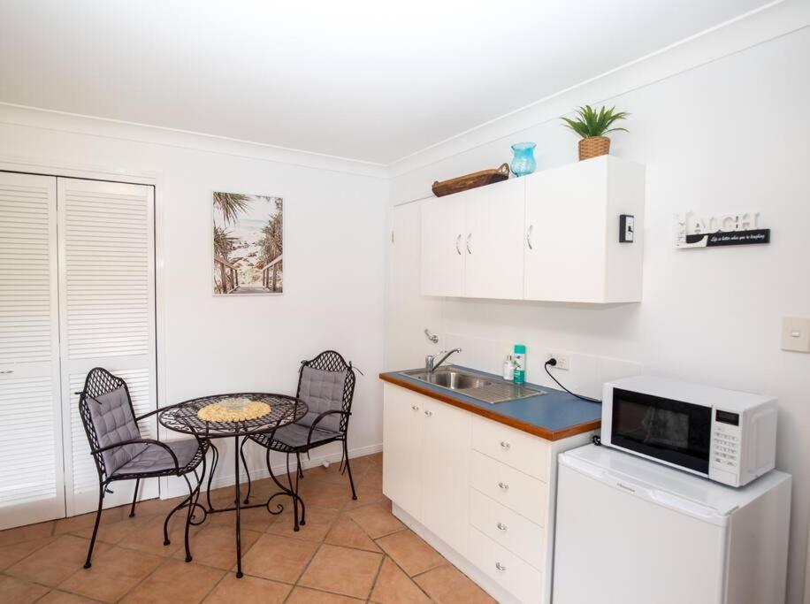 Gorgeous Studio + 100M To Beach + Pool Point Lookout Buitenkant foto