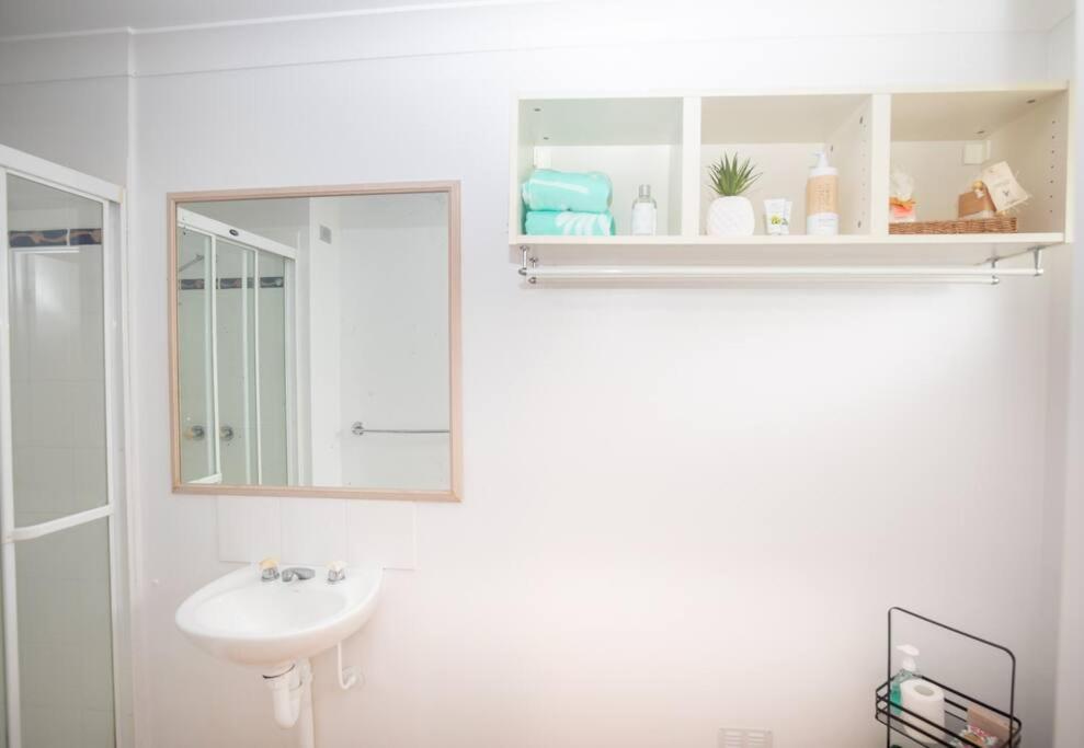 Gorgeous Studio + 100M To Beach + Pool Point Lookout Buitenkant foto